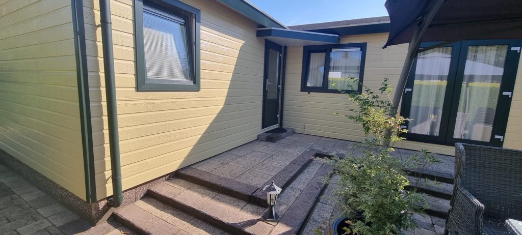 Canexel chalet Voorthuizen — houtwerk behandeling