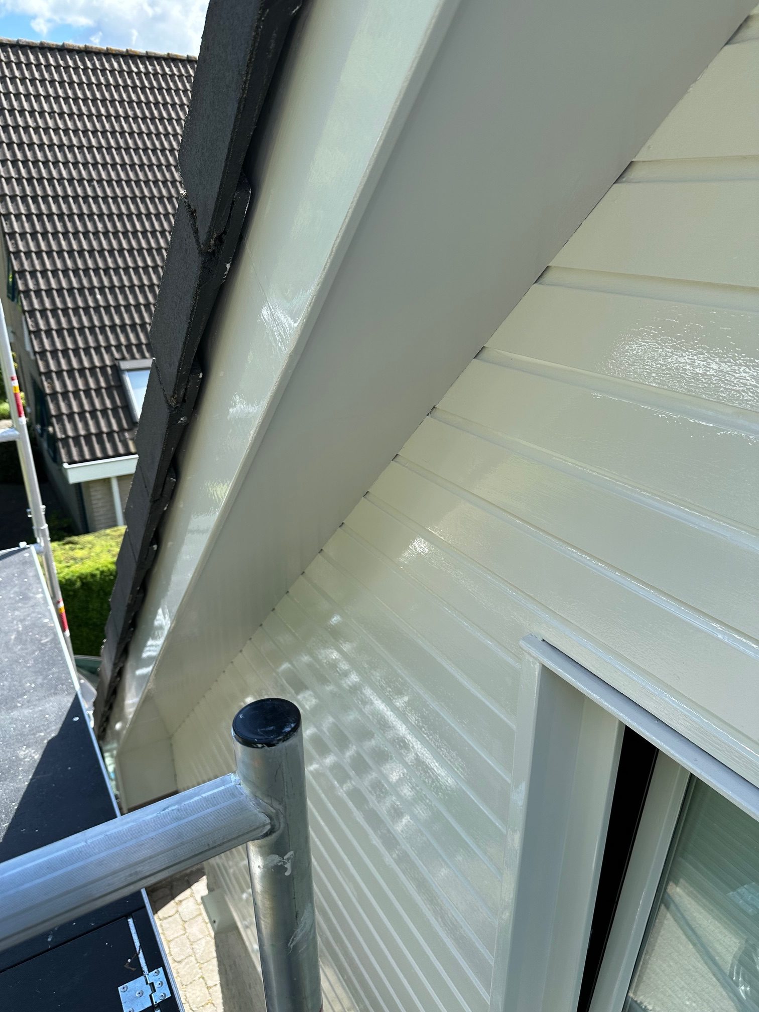 voor en na schilderwerk — kozijn renovatie
