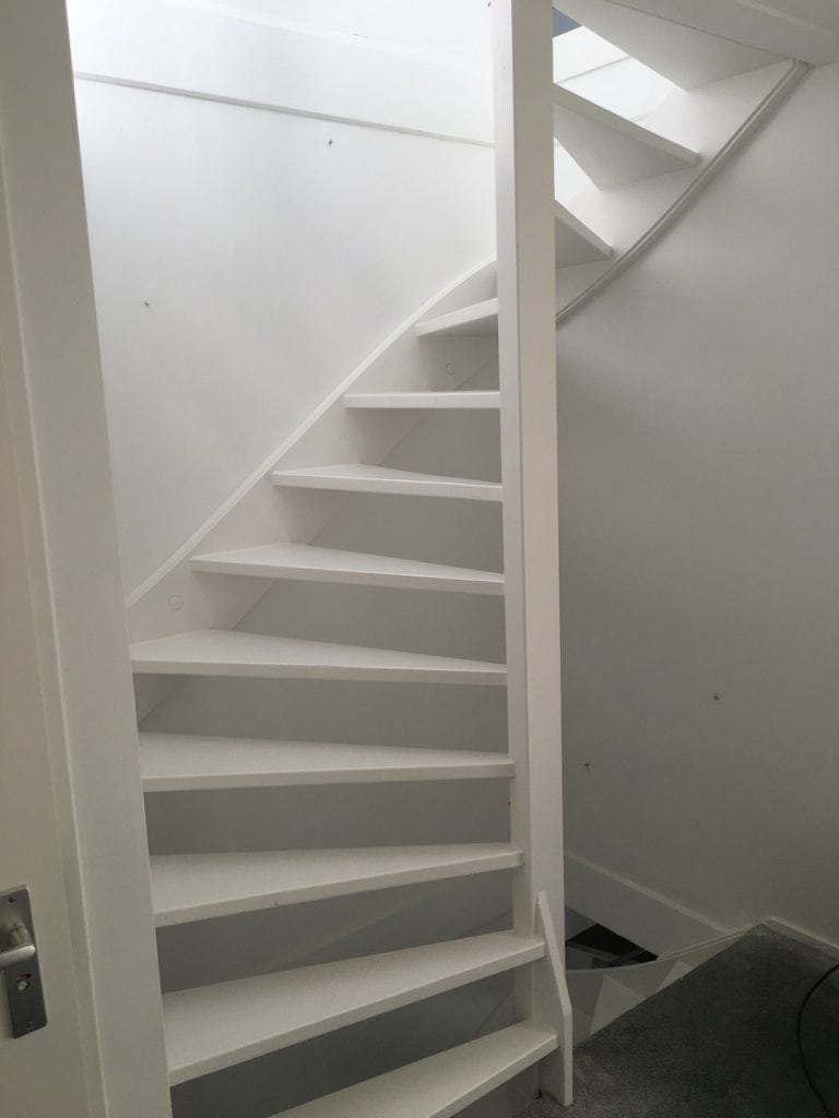 Traprenovatie en houtrot herstel — vakkundig uitgevoerd